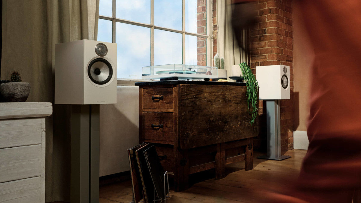 606 S3 Par de Bocinas de repisa Hi-Fi para cine o musica | Bowers & Wilkins