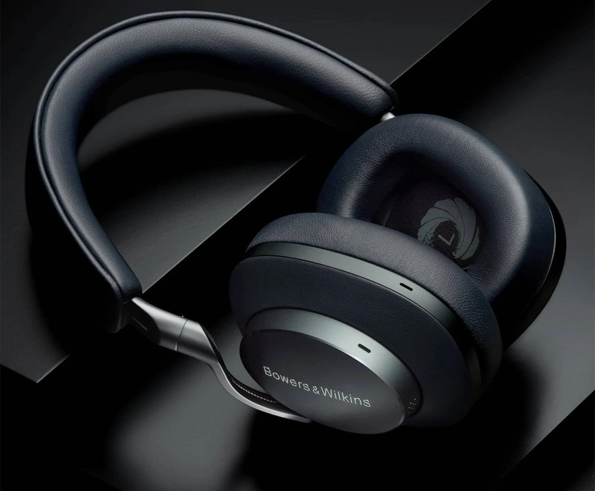 PX8 007 Audifonos circumaurales con cancelación de ruido Edición Especial | B&W