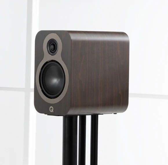Q Acoustics 3030c Bocinas de repisa HiFi con Graves Profundos y Sonido Detallado | JMI Audio