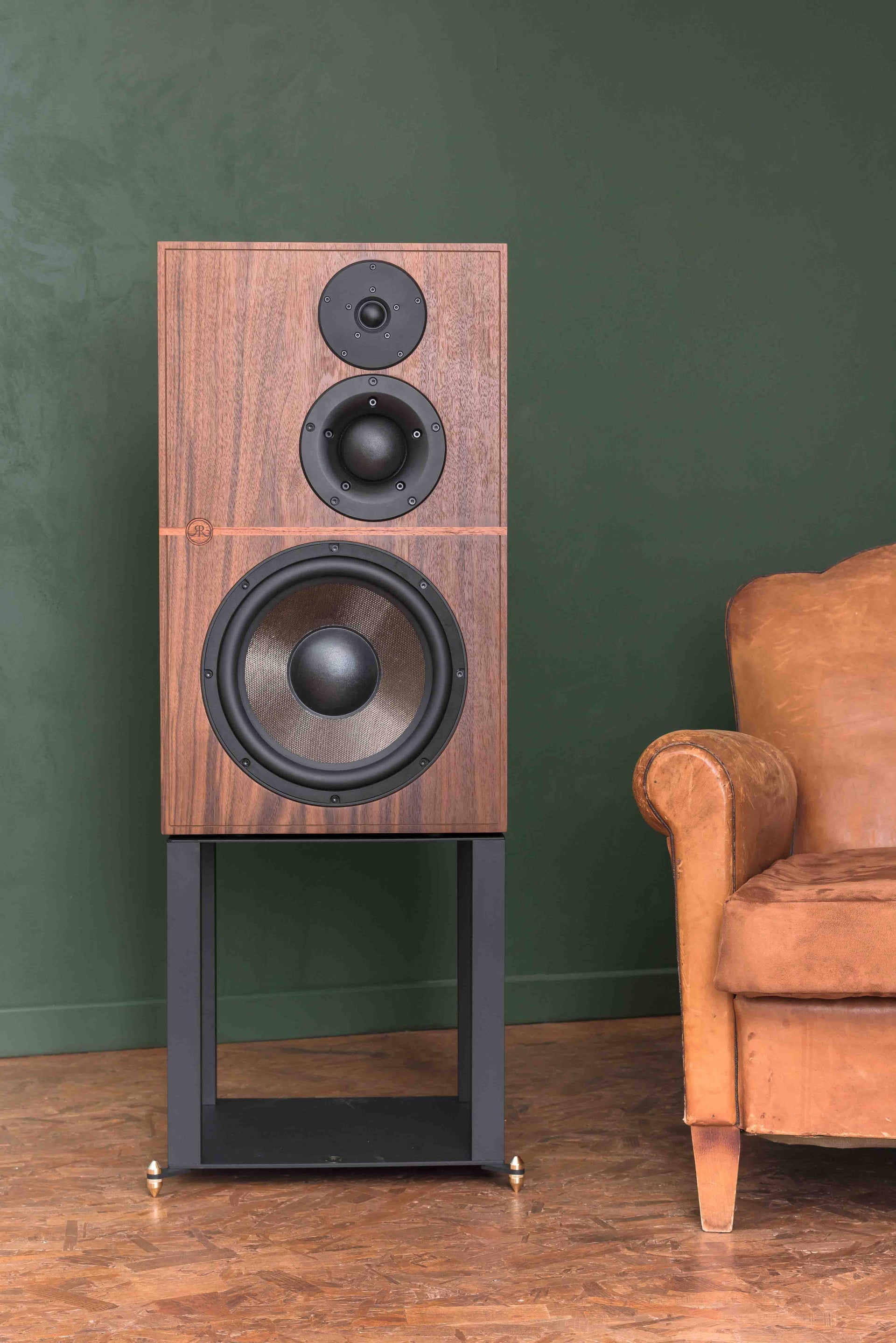 Revival Audio Atalante 5 | Bocinas de Repisa 3 Vías con ARID+ y BSC™ | Sonido Clásico, Ingeniería Francesa | JMI Audio