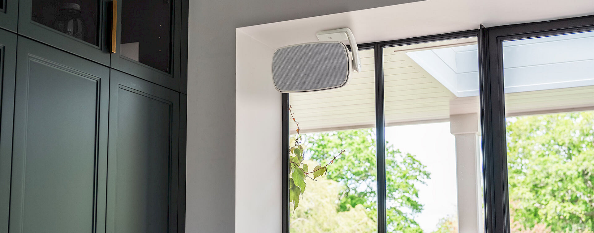 Monitor Audio CL2M | Bocinas de Exterior Todo Clima Tamaño Medio | Sonido HiFi Resistente y Elegante | JMI Audio