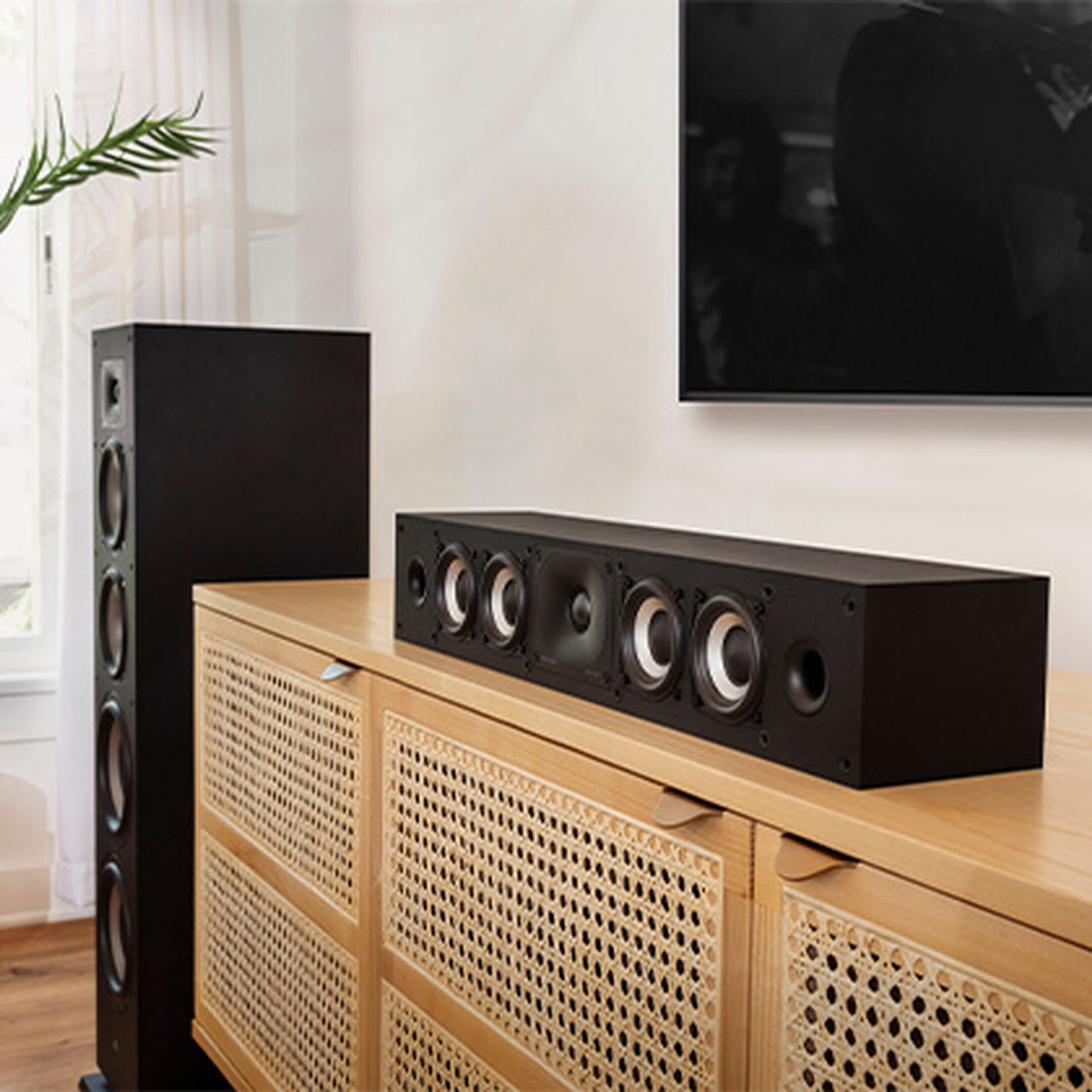 XT35 Bocina Central tipo barra para cine en casa o game center | Polk Audio