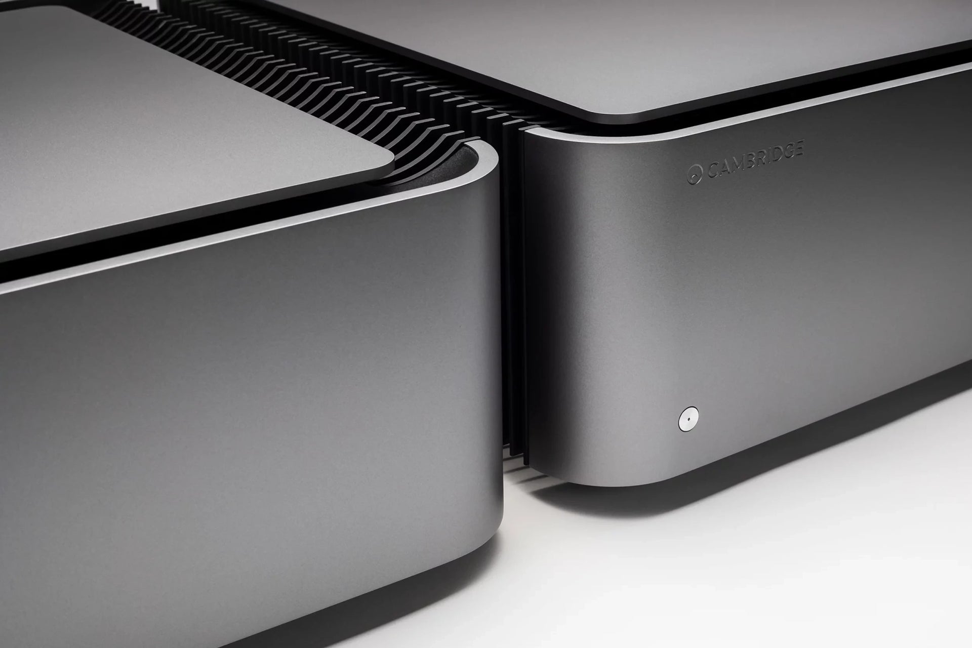 Edge M Amplificador de poder Monoblock | Cambridge Audio