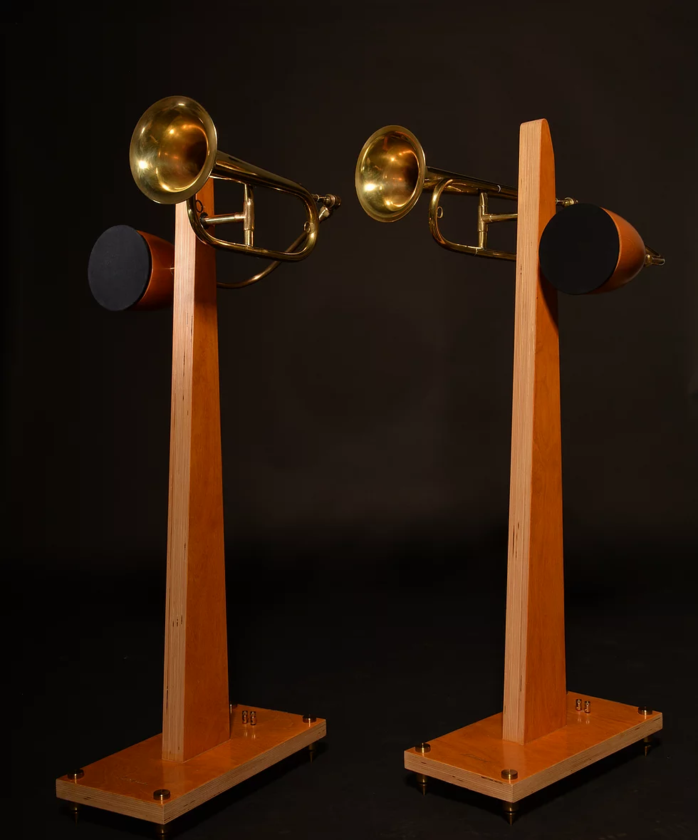 Bocinas Luthier con trompeta