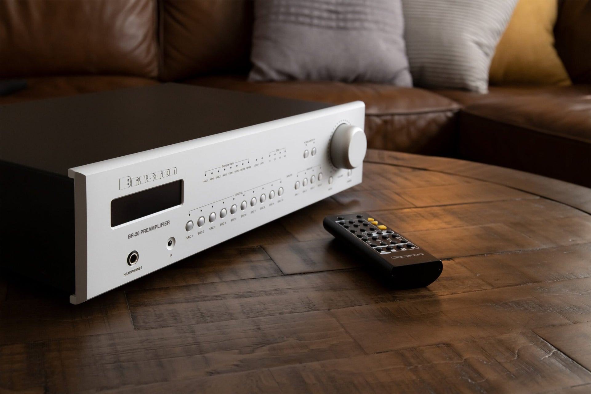 BR-20 MM Preamplificador con DAC, Streamer y pre de phono MM | Bryston