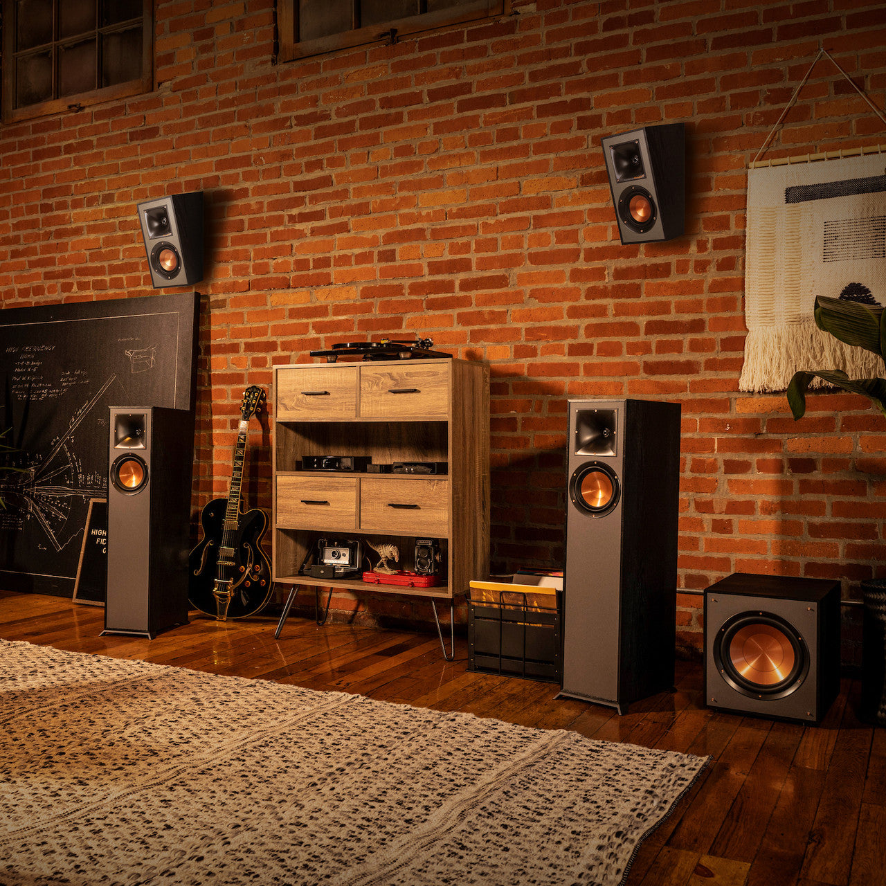 R-40SA Par de bocinas de altura para Dolby Atmos y cine en casa | Klipsch