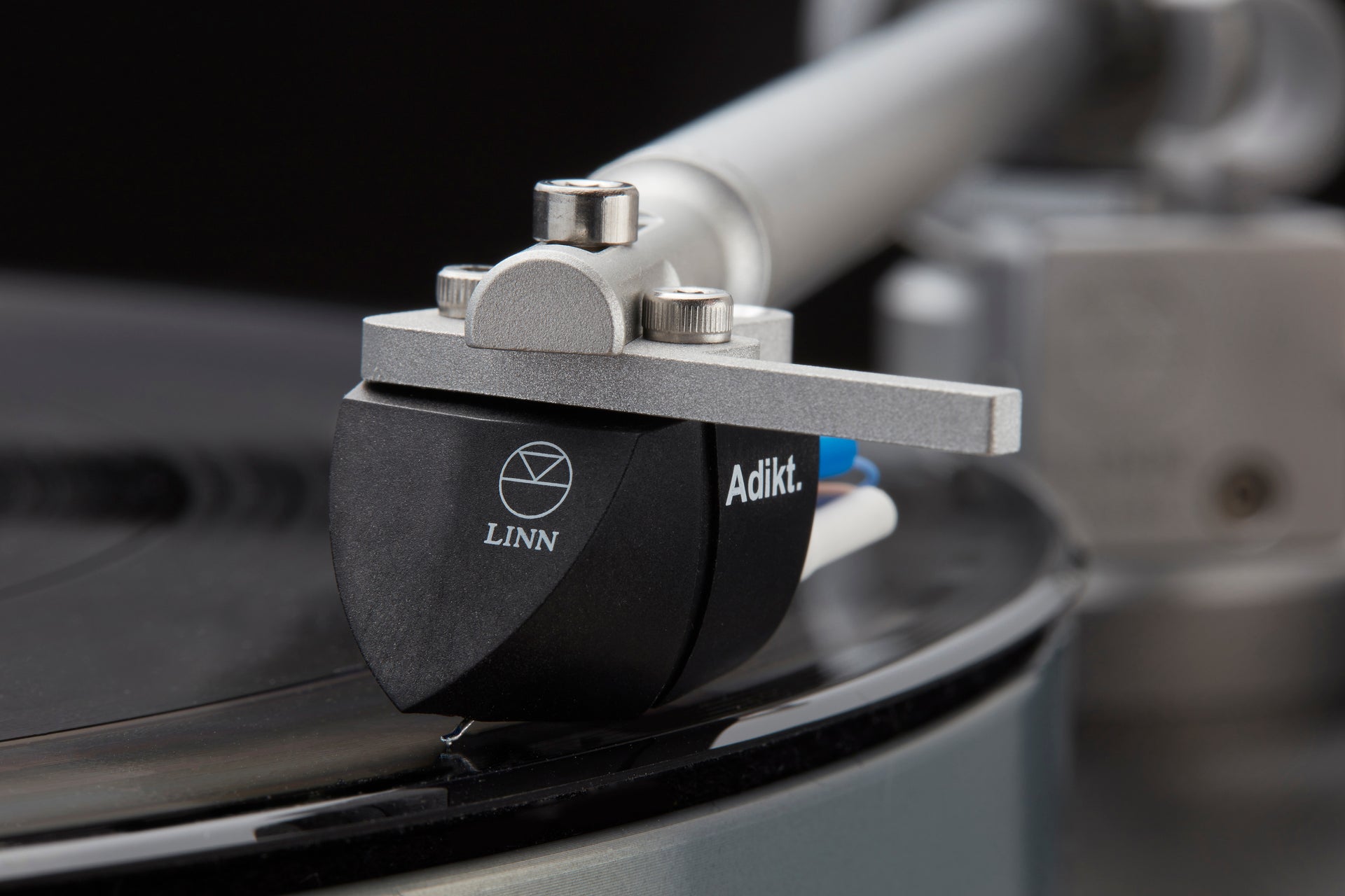 Majik LP12 MM Tornamesa con brazo Krane y cartucho Adikt incluido | Linn