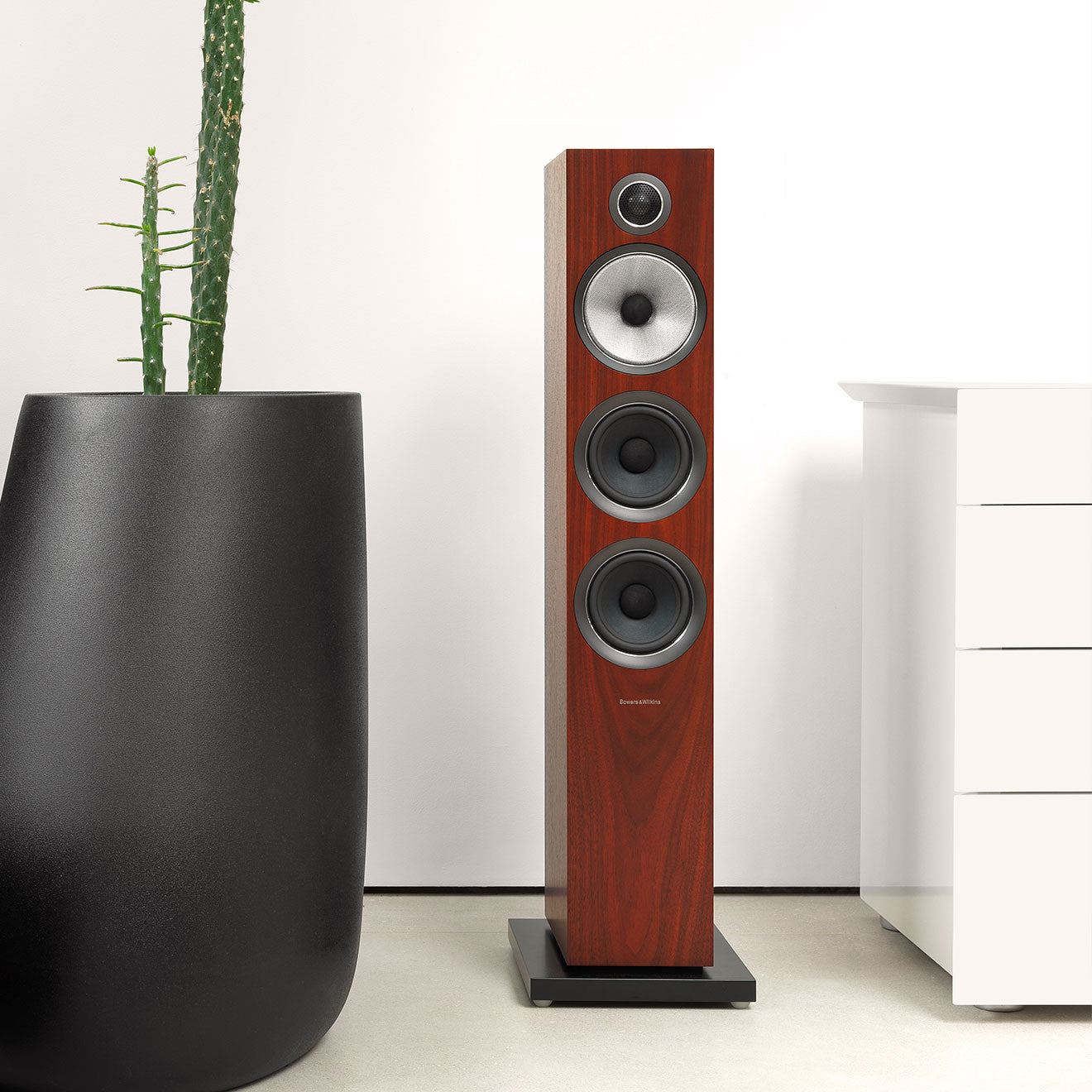 704 S2 Par de torres compactas | Bowers & Wilkins