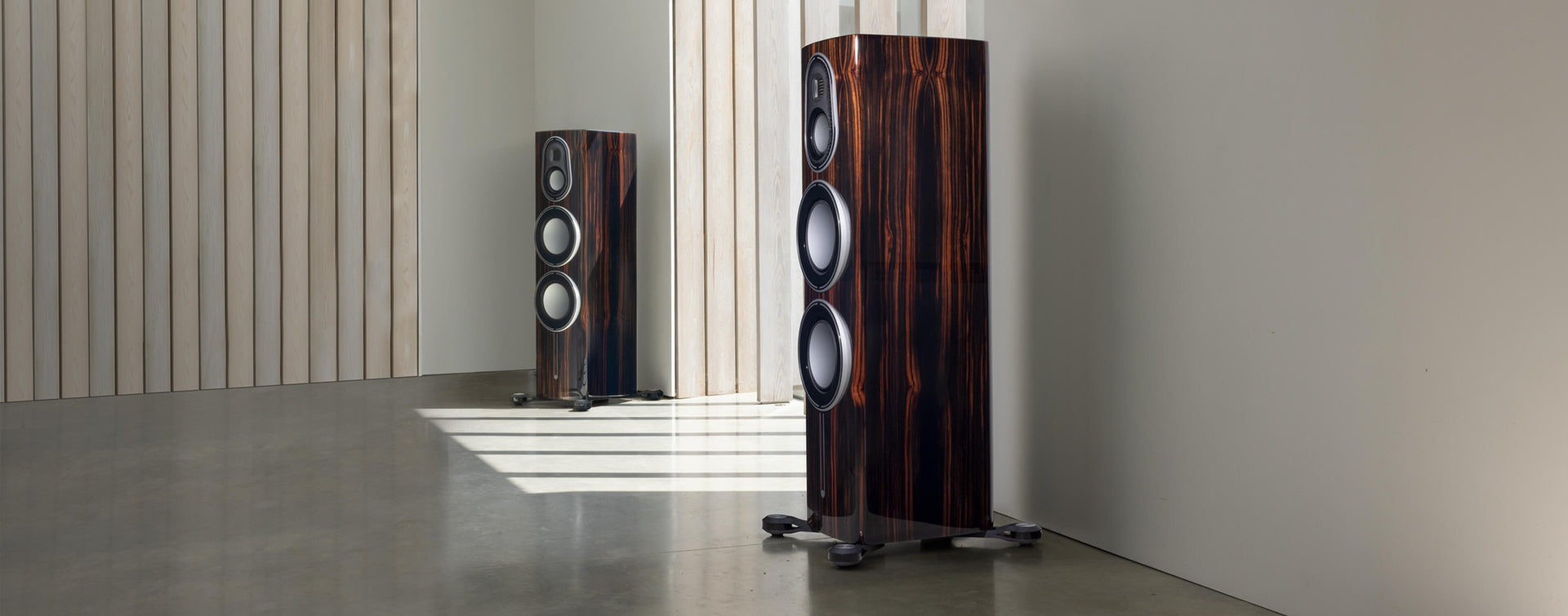 Platinum 300 3G Par de torres de Ultra alta definición | Monitor Audio