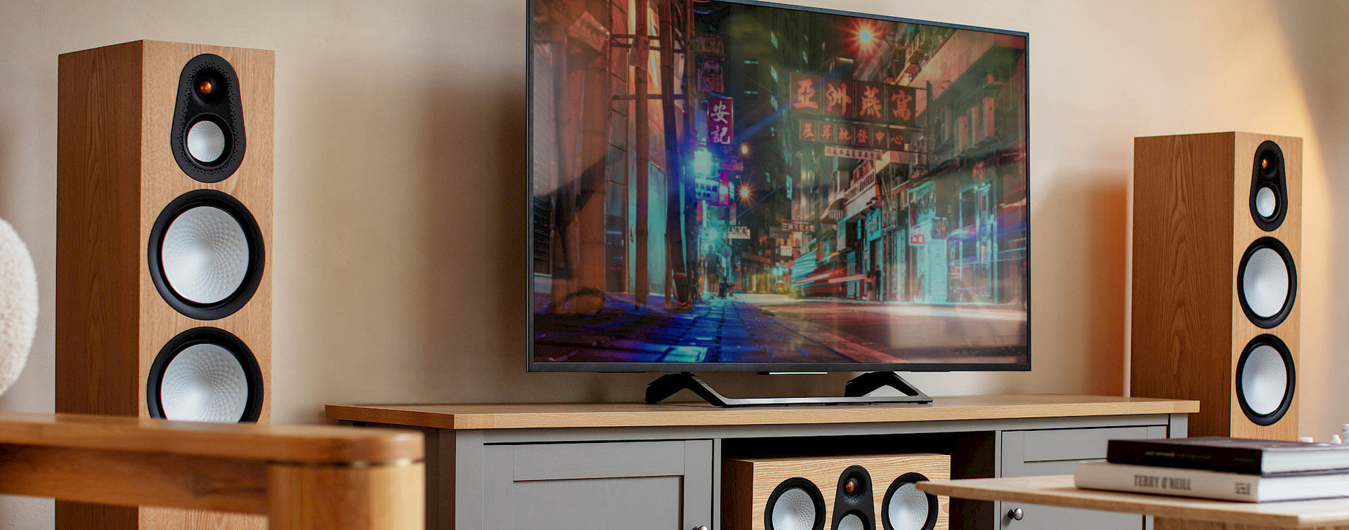 Monitor Audio Silver 500 7G | Torre 3 Vías con C‑CAM RST II, Graves Profundos y Diseño Sofisticado | Sonido Audiófilo con Estilo Británico | JMI Audio