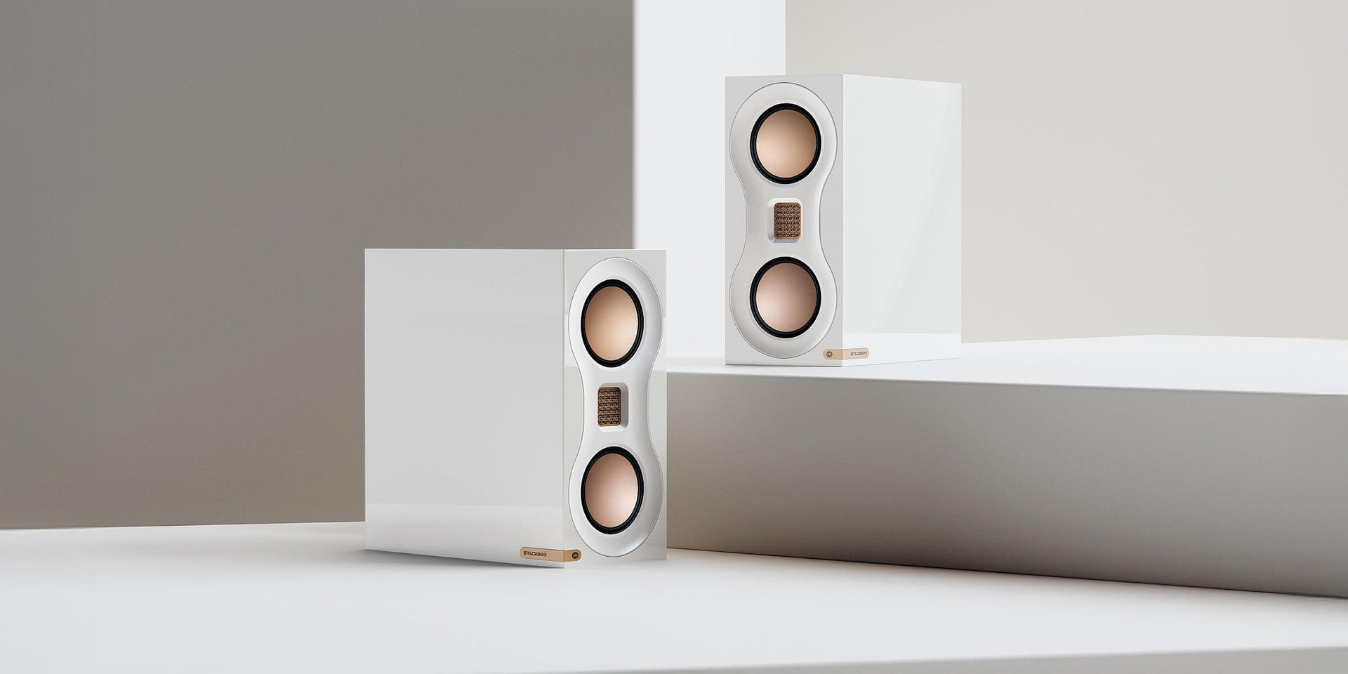 Monitor Audio Studio 89 | Bocinas de Estantería 2 Vías con MPD III y Diseño Slim Referencia | Sonido Audiófilo Compacto | JMI Audio